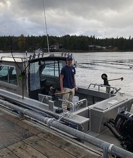 A Day In The Life Of A Dockhand Chinook Shores Lodge