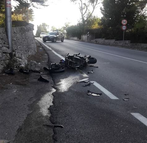 Martina Franca Incidente Sulla Strada Statale Due Feriti Gravi