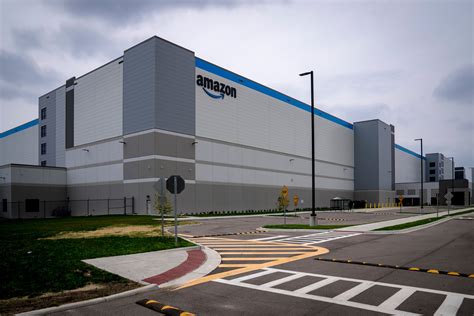 Amazon Fulfillment Center Opens At Detroit Fairgrounds Site Crain S