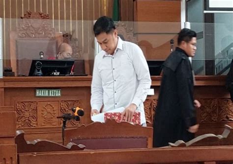 Arif Rachman Akui Patahkan Laptop Setelah Hapus Rekaman Cctv Takut