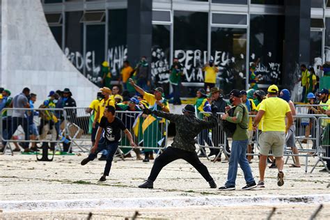 Fotos Veja Imagens Da Invas O Ao Planalto Congresso E Stf