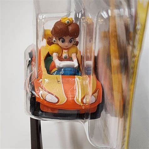 NEW Mattel GRN Hot Wheels Mario Kart PRINCESS DAISY Wild Wing