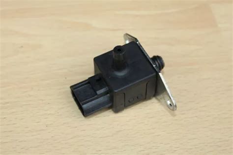 FUEL RAIL PRESSURE SENSOR TRANSDUCER Jaguar X Type S Type XF XJ XK