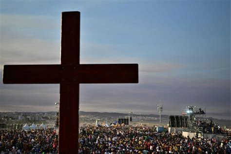 Un milione e mezzo di giovani alla veglia con il Papa l amore di Dio è