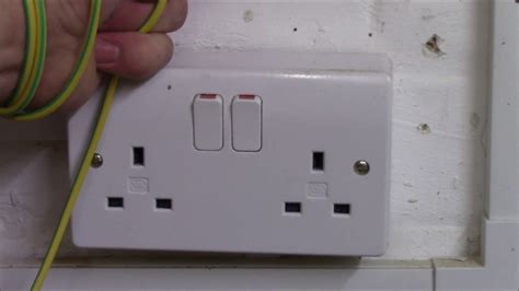 How To Fit A New Electrical Socket