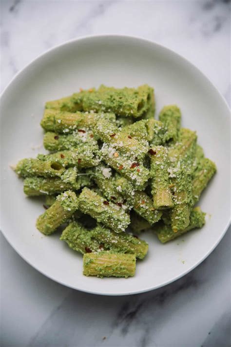 Broccoli Pesto Pasta | Mash & Spread