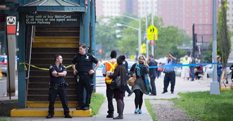 Officer Fatally Shoots A Man Who Slashed Him In Brooklyn The New York