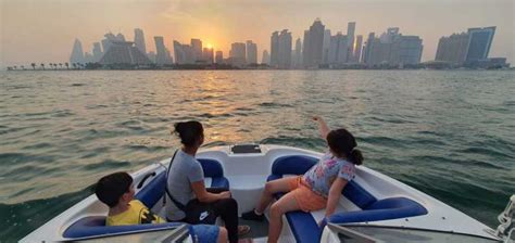 Doha Bootsfahrt bei Sonnenuntergang mit Getränken GetYourGuide