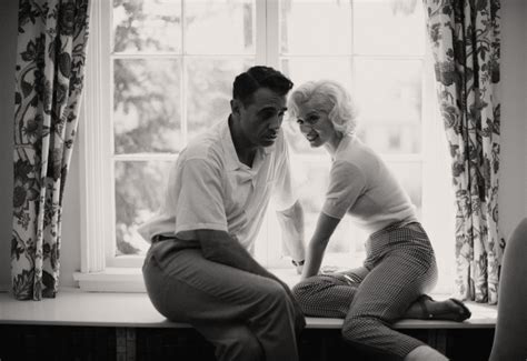 Blonde ภาพยนตรทเสรมสรางภาพจำบดเบยวแก มารลน มอนโร