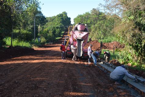 Las obras de cordón cuneta y empedrado avanzan en la ciudad Oberá