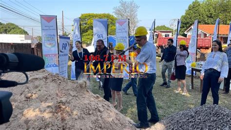 Palada inicial para la construcción de una sala de aula en la escuela