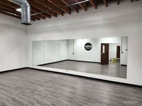 Dance studio | Rent this location on Giggster