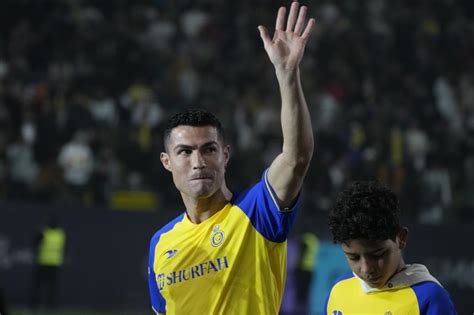 Las Mejores Imágenes De La Presentación De Cristiano Ronaldo Con El Al Nassr Foto 3 De 11