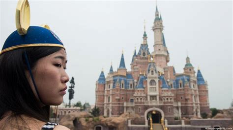 Disney works its magic on new Shanghai theme park – DW – 06/16/2016