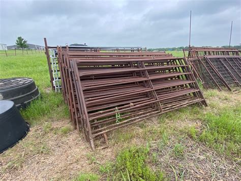 Panels Heugatter Auction Bowie Texas