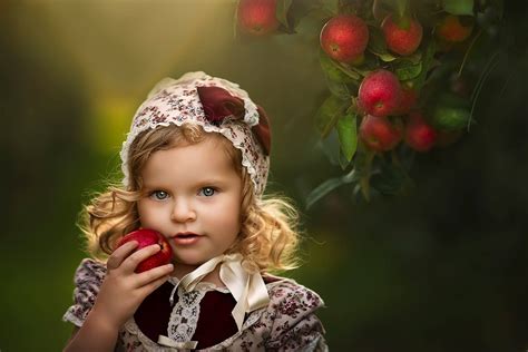 Family Photoshoot in Apple Orchard and Sunflower Fields - But Natural ...