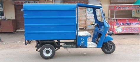 Zesar E Battery Operated Cargo Rickshaw Close Body Rickshaw Lead Acid