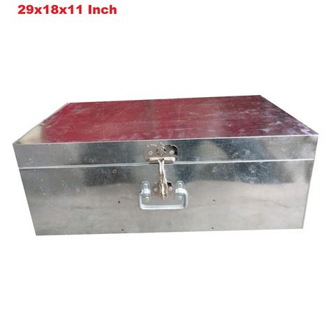 Silver Polished 29x18x11 Inch Steel Trunk Box For Storage Capacity