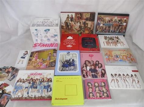 【やや傷や汚れあり】【同梱可】中古品 韓流 Twice Izone Girlsgeneration 他 トレカ16枚 Cd Dvd 等