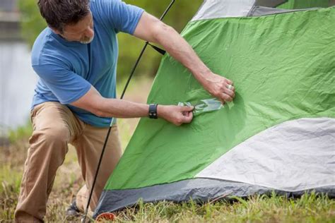 Comment réparer une tente déchirée ou ayant un trou toile et fond