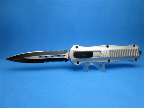 Silver Stinger OTF Switchblade Knife