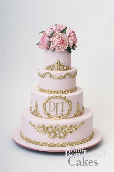 Pink and Gold Wedding Cake Inspiration | twobellesevents