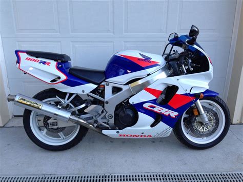 #140 – 1993 Honda CBR900RR – Bike-urious