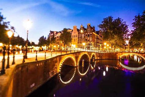 20 Best Cities At Night To Visit In 2024