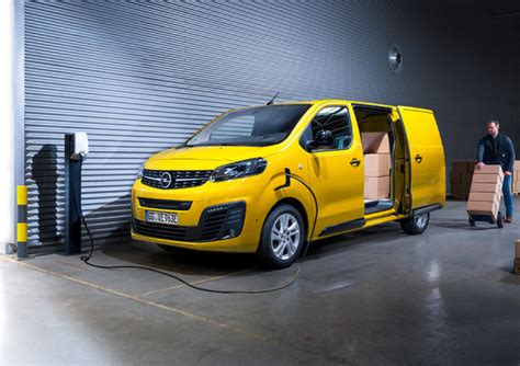 Opel Vivaro E Il Van Elettrico Per Consegne Ultimo Miglio Prove E