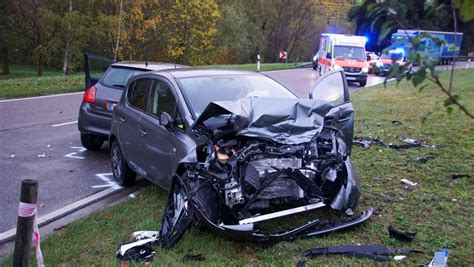 Unfall Auf Der B 27 Zwei Menschen Nach Unfall Nahe Besigheim Schwer