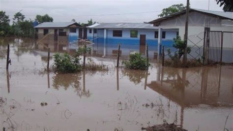 Cerca De 39 Colegios Quedaron Inundados Tras Fuertes Lluvias Rpp Noticias