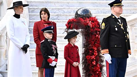 Jacques De Monaco En Uniforme De Policier Pour La Premi Re Fois Et