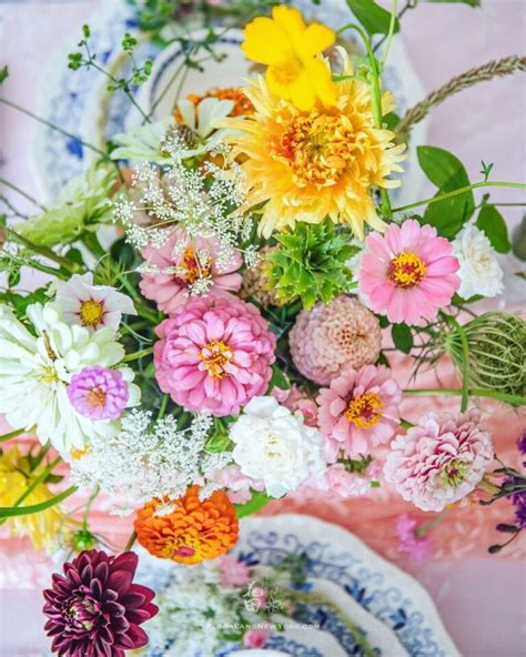 28 Captivating Spring Floral Arrangements to Elevate Your Space