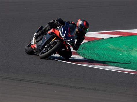 2021 Aprilia RSV4 1100/Factory | MotorCycle News