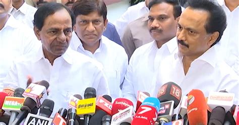 Third Front Talks Telangana Cm K Chandrasekhar Rao Meets Dmk S Mk