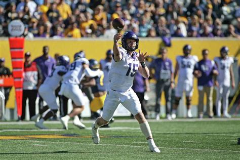 Max Duggan Throws For 3 Tds As No 7 Tcu Defeats West Virginia