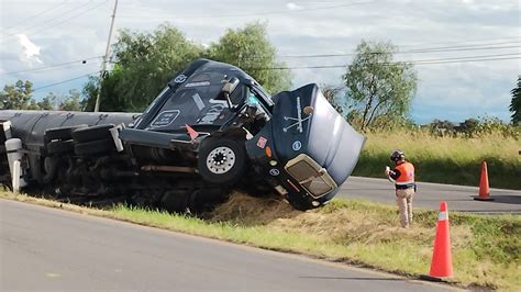 Accidente En Irapuato Falla Mec Nica Provoca Volcadura De Tr Iler En