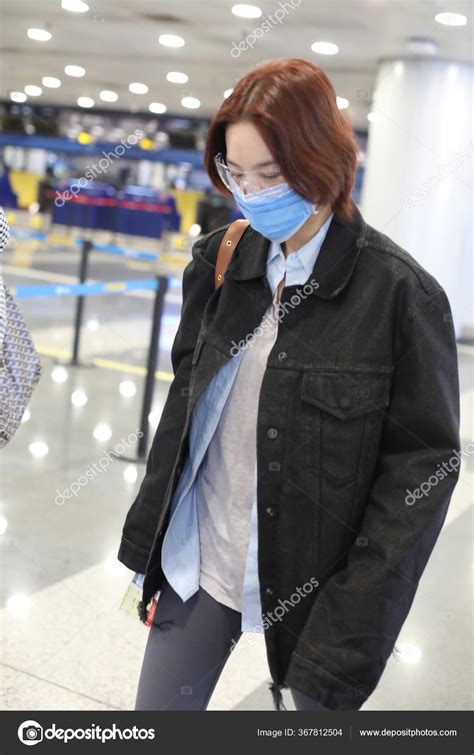 Chinese Actress Singer Model Zhang Xinyu Viann Zhang Arrives Beijing