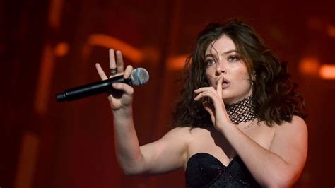 Lorde Shares Solar Power Album Tracklist Release Date Teen Vogue