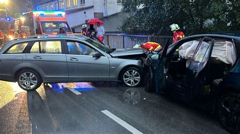 B276 bei Lohr am Main Frontale Kollision bei Brücke sorgt für