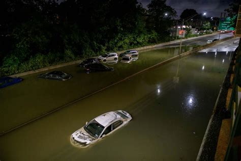 Las Inundaciones En Eeuu Dejan Ocho Muertos Entre Ellos Un Niño De