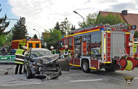 Drei Personen Bei Verkehrsunfall Verletzt Einsatzbericht M Nchen