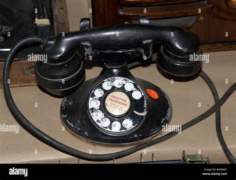 Telefone Antik Stockfotos Und Bilder Kaufen Alamy