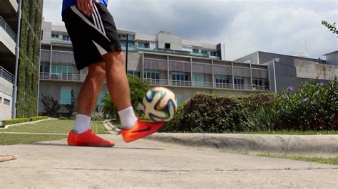 How to Juggle a Soccer Ball: Tutorial for Beginners (Part 2)