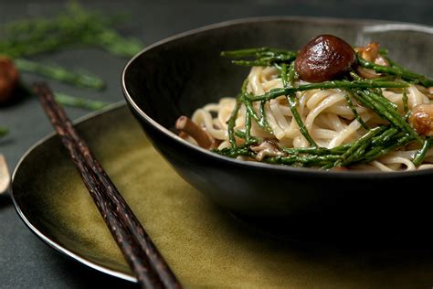 Udon Noedels Met Zeekraal En Kastanjechampigons Recept