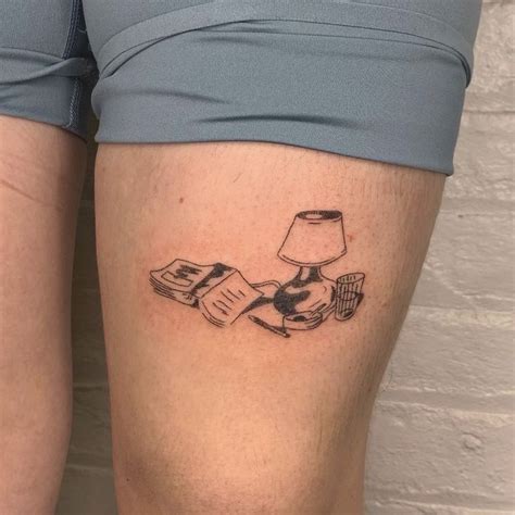 Pin af sol på tattoo ideas Tatoveringsidéer Simple tatoveringer