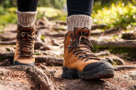 What To Wear Hiking: Hiking Outfit Ideas For Men