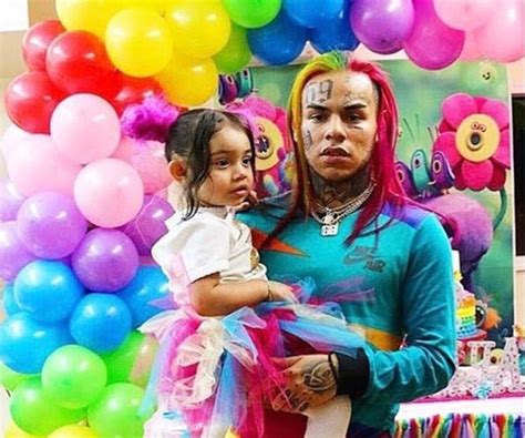 Tekashi 6ix9ine Was Flaunting A 750000 Chain Before Robbery Daily