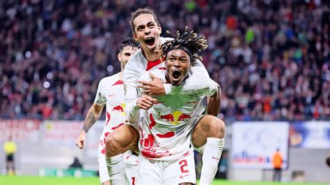 Doppelter Poulsen Ebnet Weg Ins Achtelfinale Rb Leipzig Siegt