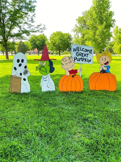 The Great Pumpkin Charlie Brown Yard Decor Set Of 4 Etsy Halloween